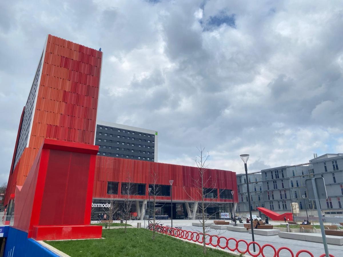 Residencia Universitaria Resa San Mames Bilbao Bagian luar foto